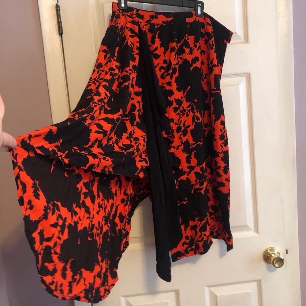 Skirt Isabel de Pedro Avant-garde black- fire red sz 12 lightweight viscose